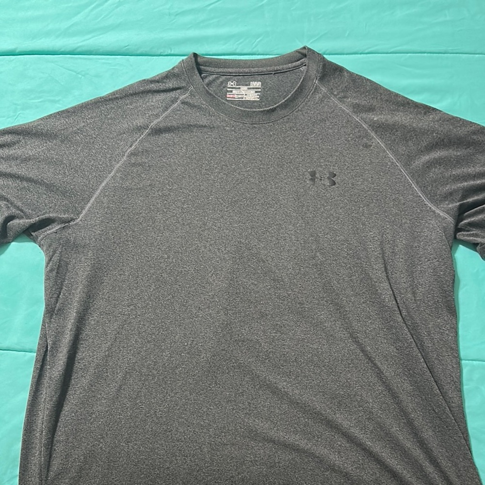 Under Armour Gray Short Sleeve Tee